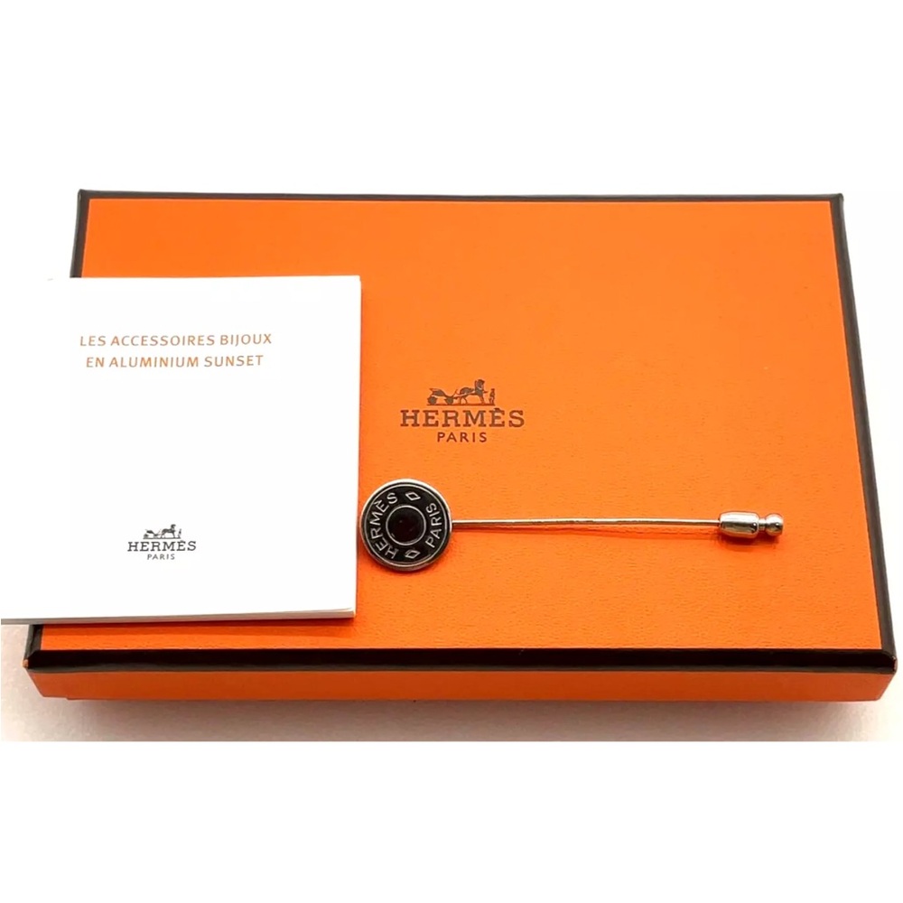 AUTH HERMES Serie Pin Brooch Pin Badge Silver W/Box - Picture 2 of 7